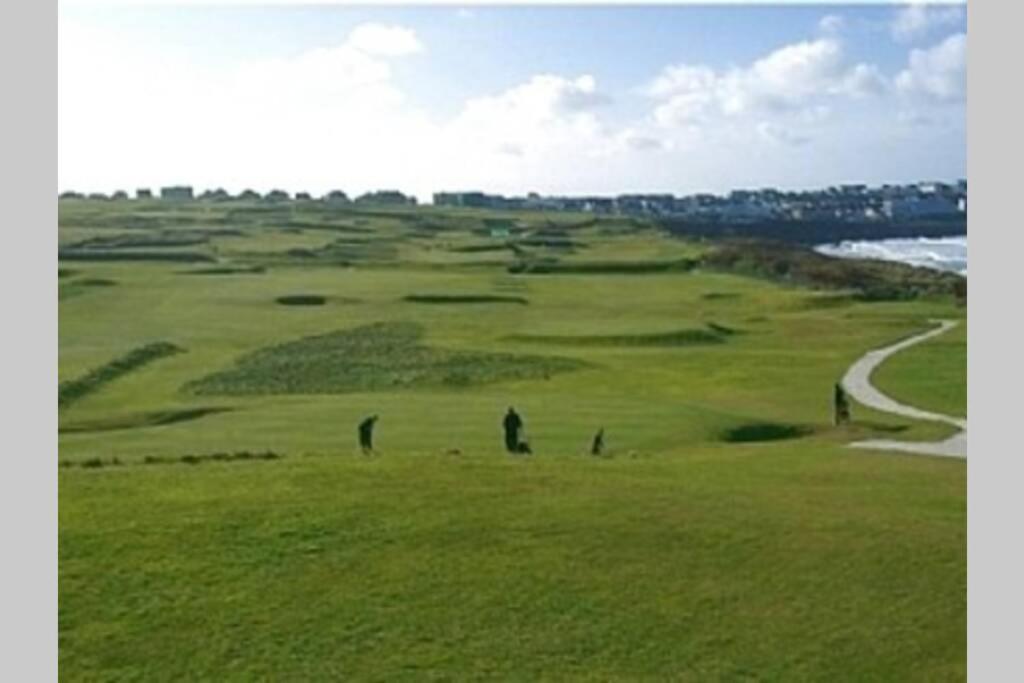 Large 5 Bed 3 Bath House 300 Meters From Beach And Restaurants Newquay  Exterior photo